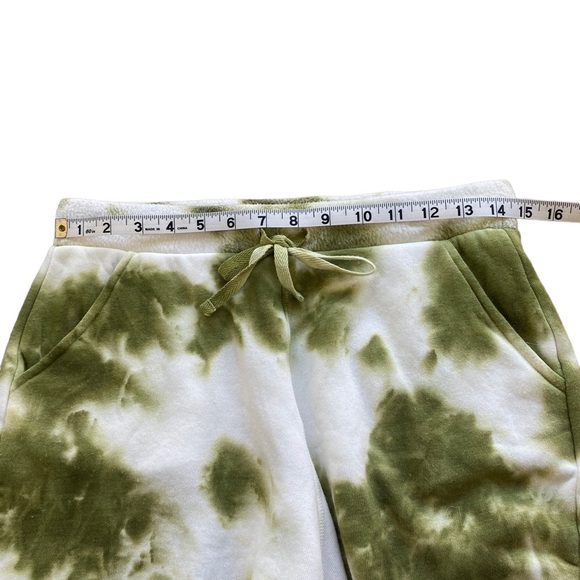 FREE PEOPLE Women’s Kelly Washed Green Tie Dye Sweatshirt/Short Set  Size: Small - Picture 9 of 11